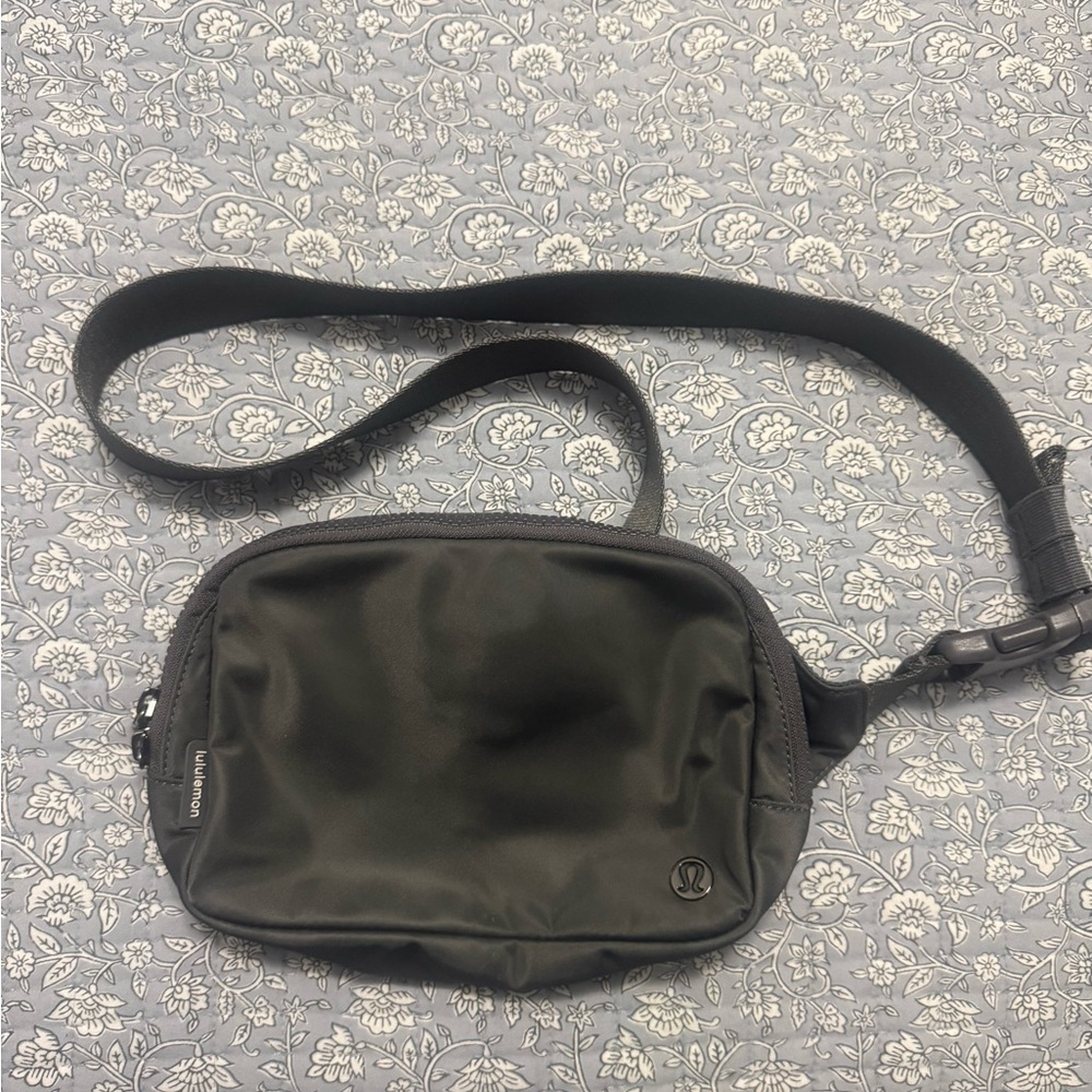 lululemon athletica Gray Belt Bag